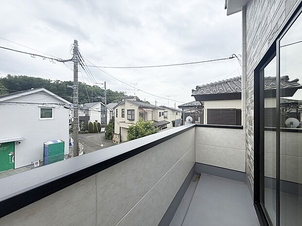 1号棟  ■ 心地よい風と光を感じる、くつろぎのバルコニー