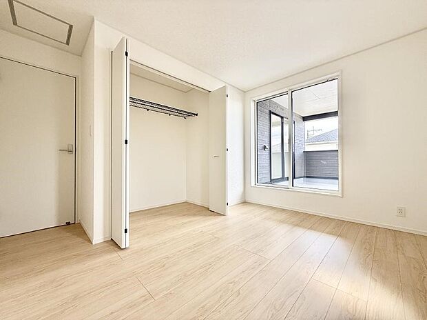 1号棟 ■落ち着いた色合いのお部屋で穏やかな時間を楽しめます