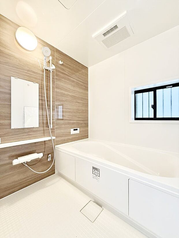 【浴室】■家族みんなが気持ちよく使える設計です