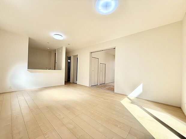 【リビングダイニング】■日常をちょっと特別にする、憩いの空間