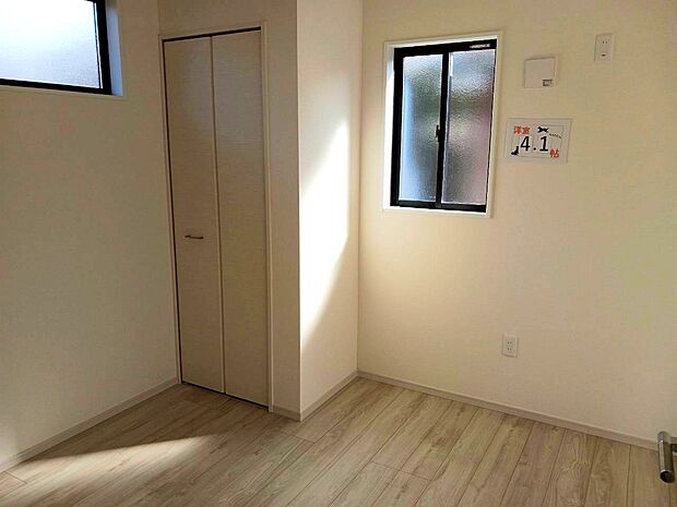【リビング以外の居室】■シンプルで使いやすい空間がスッキリ感じられます