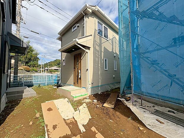 【現地外観写真】■家族みんなが笑顔で過ごせる、安心感のある住まい