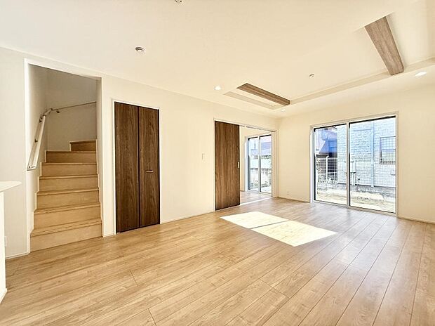 【ダイニング】■ふとした瞬間に幸せを感じる、心地よい場所