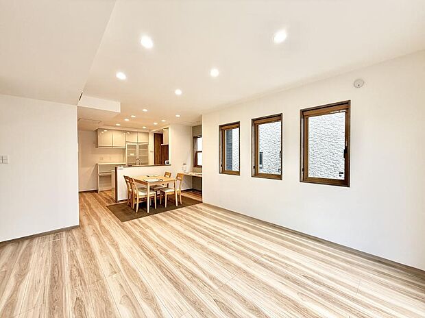 【リビングダイニング】■お気に入りの場所で、のんびりとした時間を