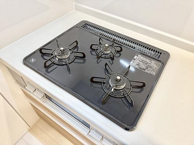 【3口ガスコンロ】■一度に多くの料理ができ便利で効率的