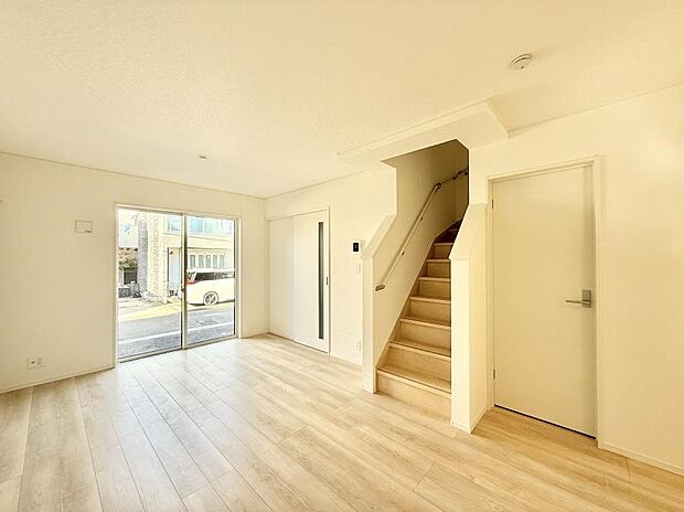 【リビングダイニング】■シンプルだけど贅沢、大切な人と過ごす心がほどける空間