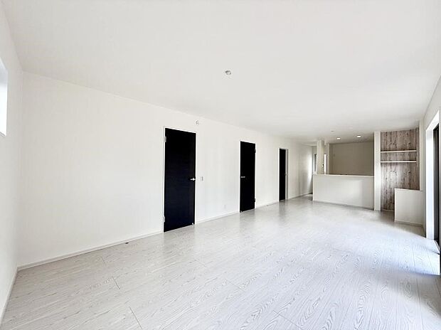 【リビング】■くつろぎと笑顔が集まる、心温まるリビング