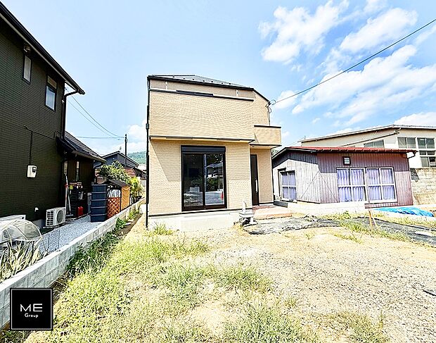 【現地外観写真】■暮らしを彩る充実した設備仕様が備わった住まい