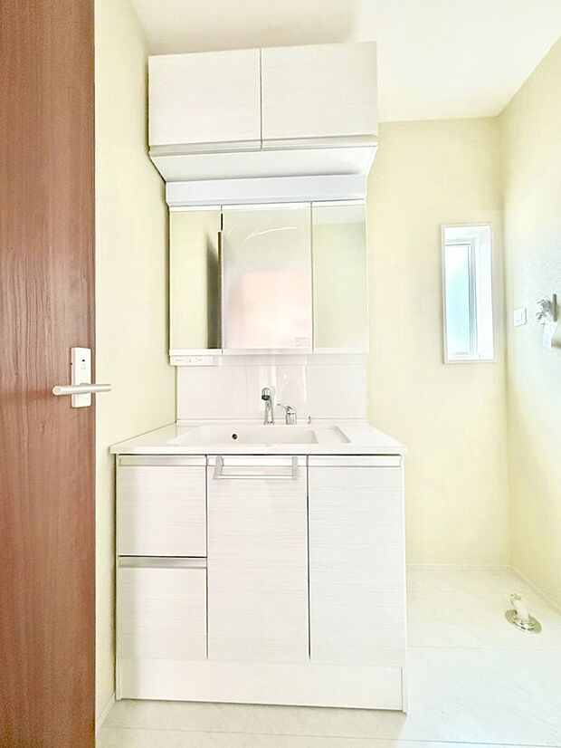 【洗面台・洗面所】■家族みんなが使いやすい配置です