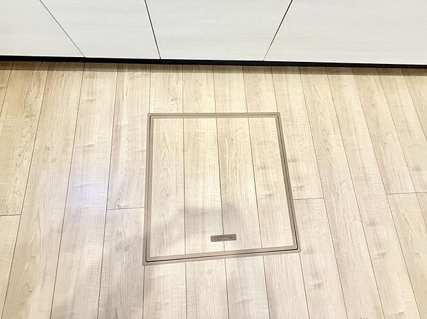 【床下収納】■季節物など簡単に収納でき便利