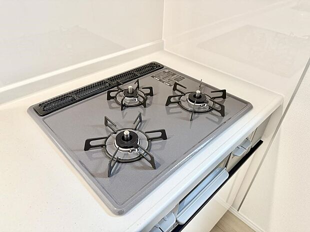 【3口ガスコンロ】■複数の鍋が同時に使えますね