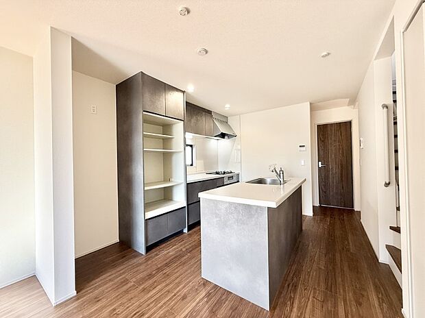 【キッチン】■シンプルで機能的、毎日使いやすいキッチン