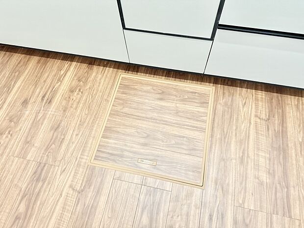 【床下収納】■隠れた収納スペースで家全体がスッキリ