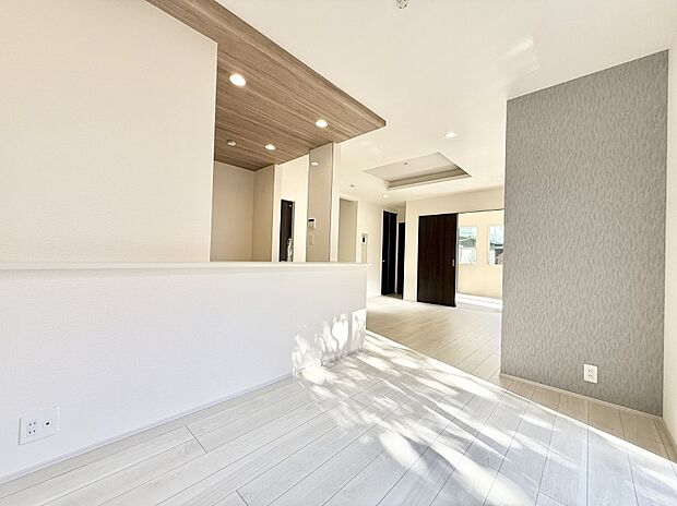 【リビング】■くつろぎと笑顔が集まる、心温まるリビング