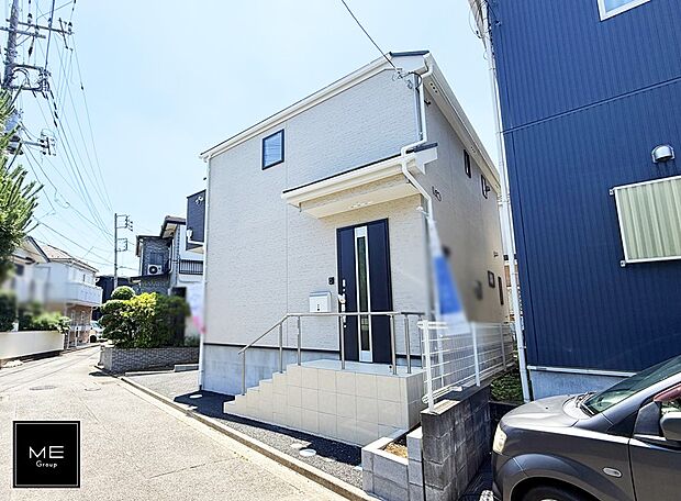 【現地外観写真】■暮らしを彩る充実した設備仕様が備わった住まい
