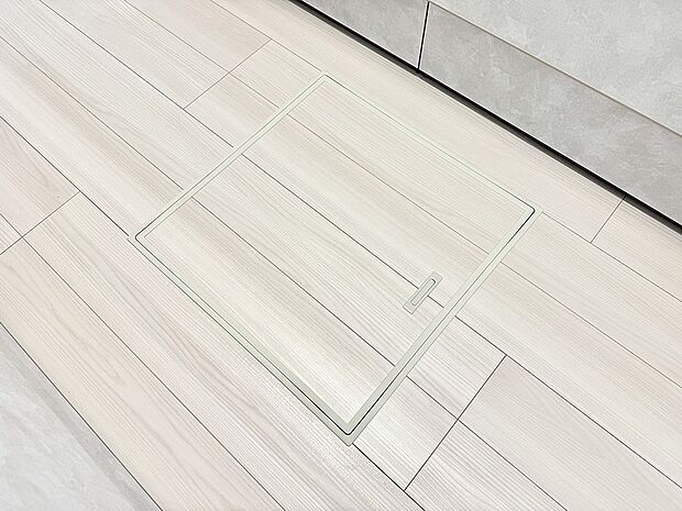 【床下収納】■隠れた収納スペースで家全体がスッキリ