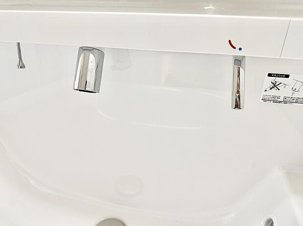 【ハンドシャワー付洗面台】■手洗いや顔を洗う時も快適に使える便利なシャワー