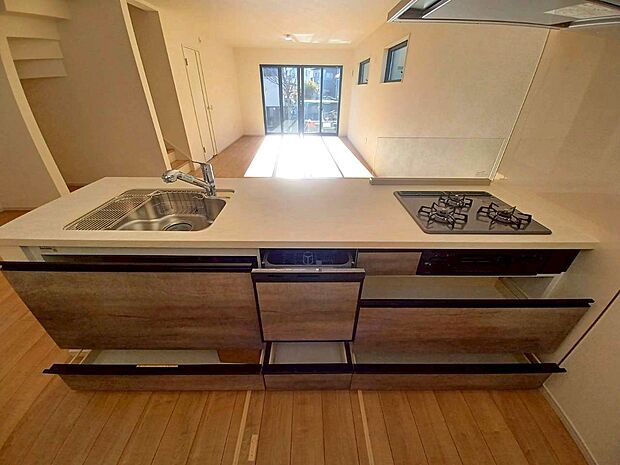 【キッチン】■シンプルで機能的、毎日使いやすいキッチン