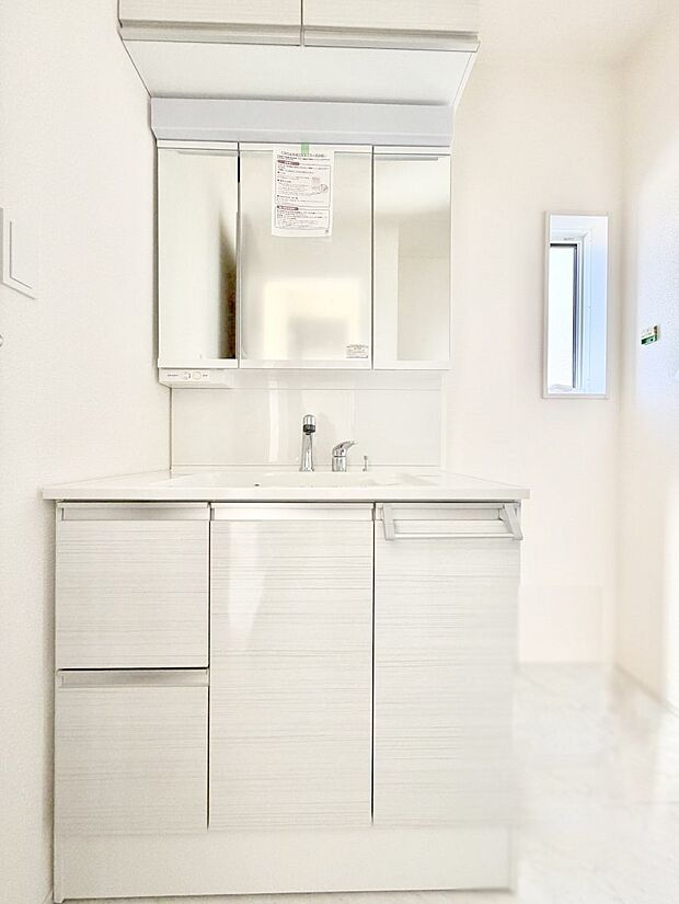 【洗面台・洗面所】■朝の準備がスムーズにできる広さです