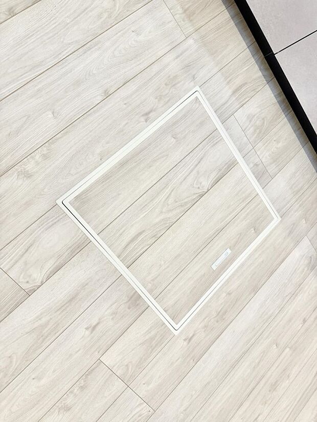 【床下収納】■隠れた収納スペースで家全体がスッキリ