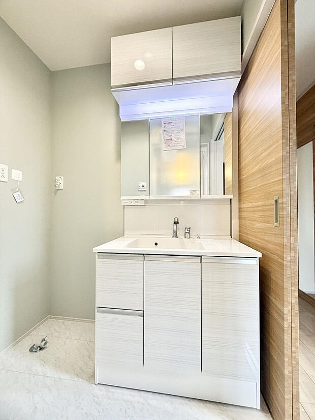 【洗面台・洗面所】■朝の準備がスムーズにできる広さです