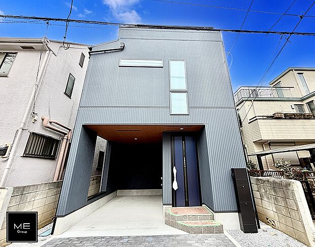 【現地外観写真】■暮らしを彩る充実した設備仕様が備わった住まい