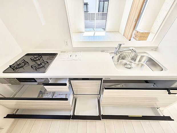 【キッチン】■家族の絆を深める、温もりのあるキッチン