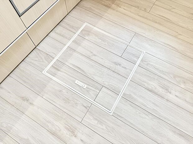 【床下収納】■隠れた収納スペースで家全体がスッキリ