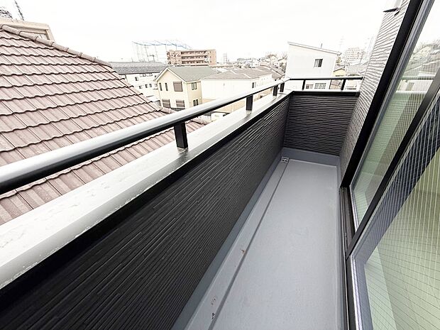 【バルコニー】■お洗濯物がよく乾く陽当たり良好のバルコニー