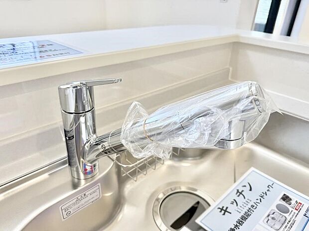 【浄水器】■清潔でおいしい水を手軽に供給してくれます