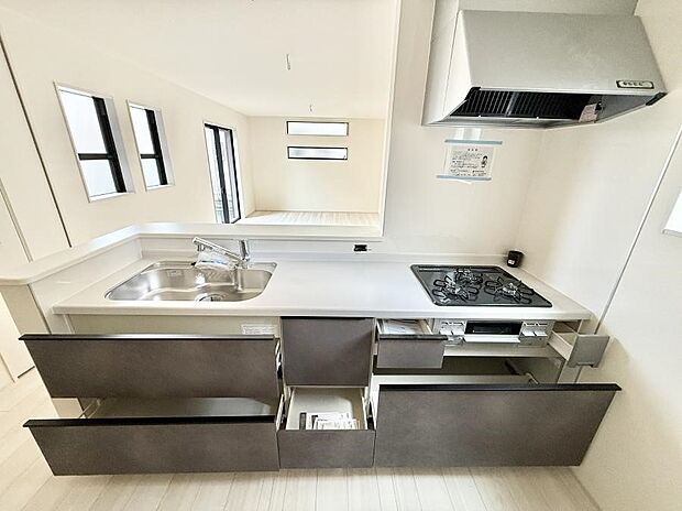 【キッチン】■家族の絆を深める、温もりのあるキッチン