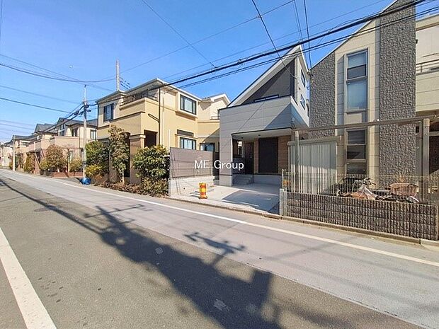 【前面道路含む現地写真】■優雅なラインが、毎日を引き立てます