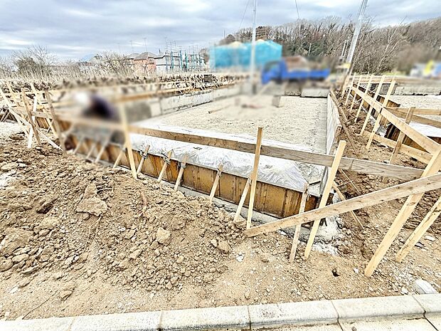 【現地外観写真】■家族みんなが笑顔で過ごせる、安心感のある住まい