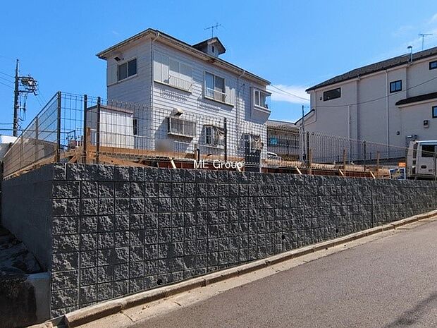 【現地外観写真】■暮らしを彩る充実した設備仕様が備わった住まい