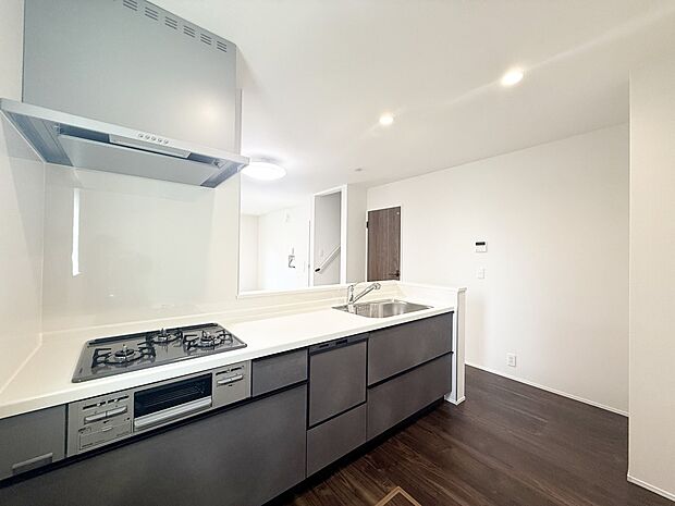 【キッチン】■シンプルで機能的、毎日使いやすいキッチン