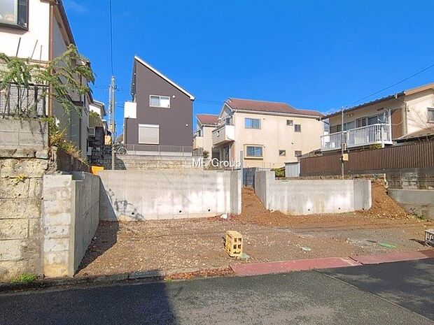 【現地外観写真】■家族みんなが笑顔で過ごせる、安心感のある住まい