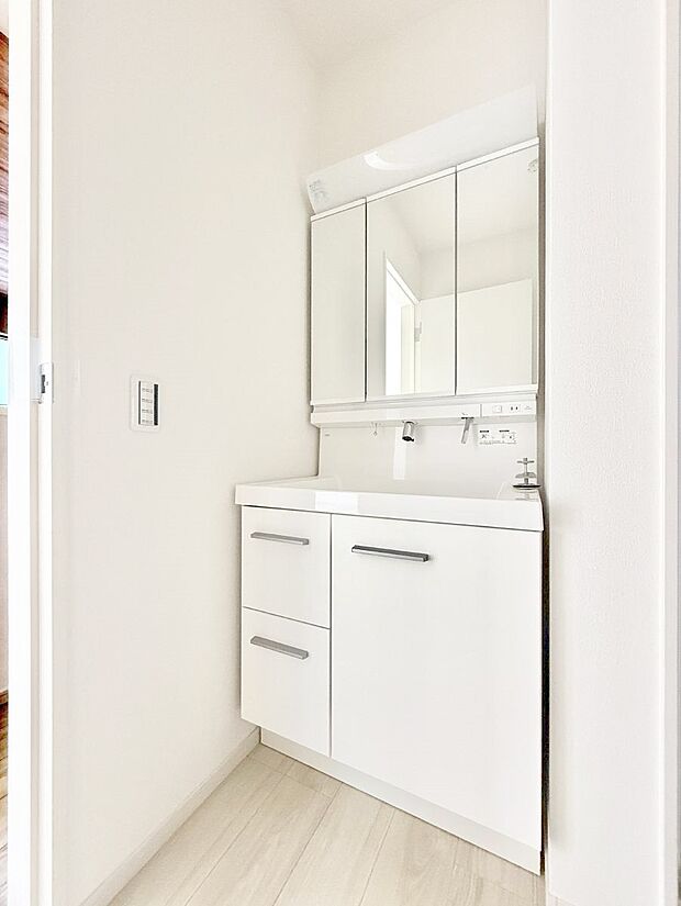 【洗面台・洗面所】■清潔感があり、気持ちよく使えます