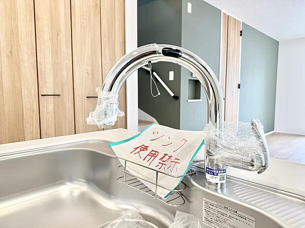 【浄水器】■清潔でおいしい水を手軽に供給してくれます