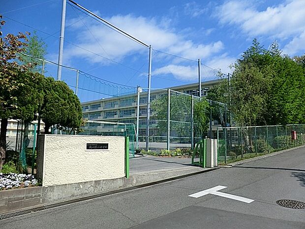 町田市立鶴川第二中学校(約560m・徒歩7分)
