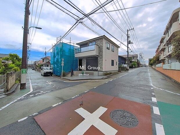 【前面道路含む現地写真】■家族とのお出かけが楽しくなる環境です