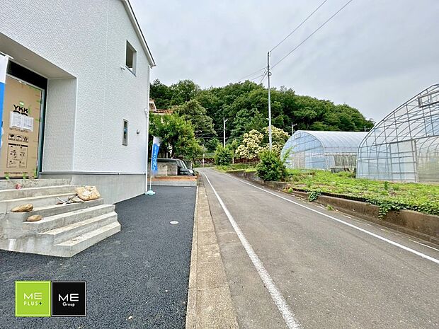 【前面道路含む現地写真】■この道を歩けば、毎日が少し特別になる