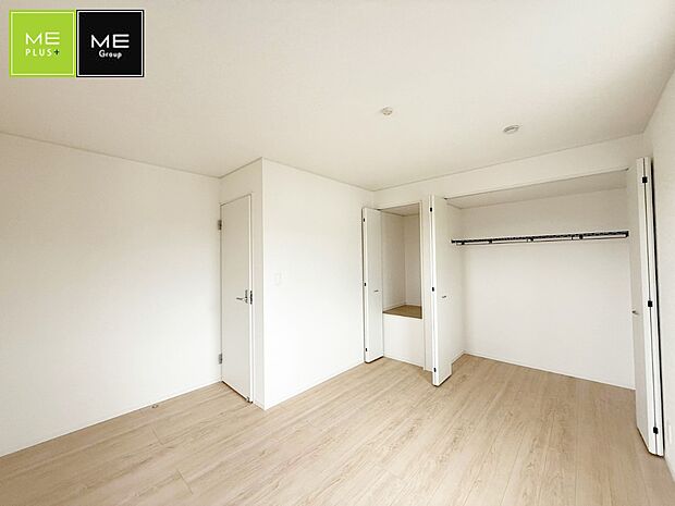 【リビング以外の居室】1号棟 ■落ち着いた色合いのお部屋で穏やかな時間を楽しめます