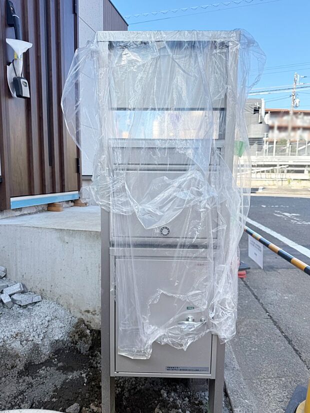 【玄関】2号棟 ■ 心地よい暮らしへとつながる、温かい玄関