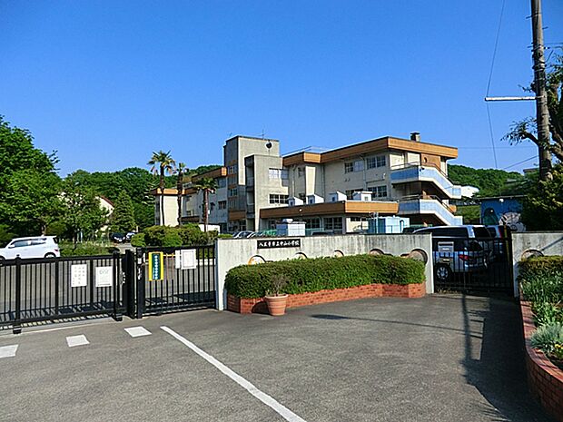 八王子市立中山小学校(約700m・徒歩9分)