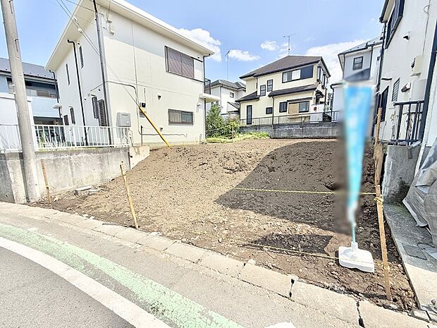 【現地外観写真】1号棟 ■暮らしを彩る充実した設備仕様が備わった住まい