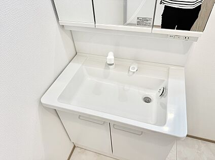 ハンドシャワー付洗面台