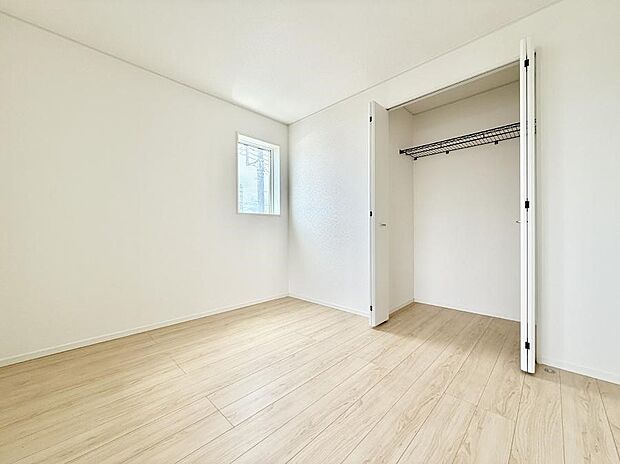 【子供部屋】2号棟 ■家具やレイアウトを自由に配置できるため使い勝手が良く快適に過ごせます