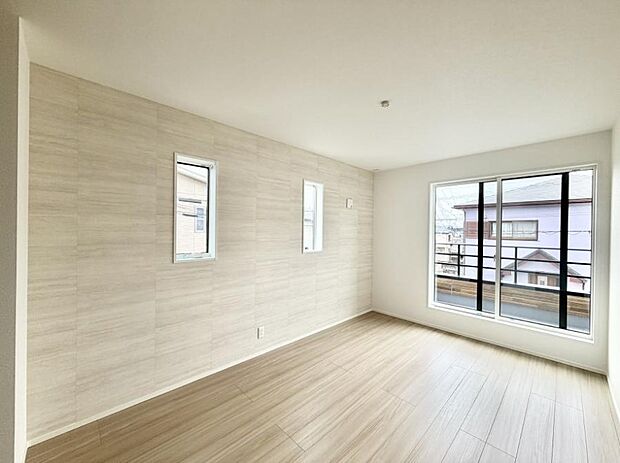 【リビング以外の居室】3号棟 ■落ち着いた色合いのお部屋で穏やかな時間を楽しめます