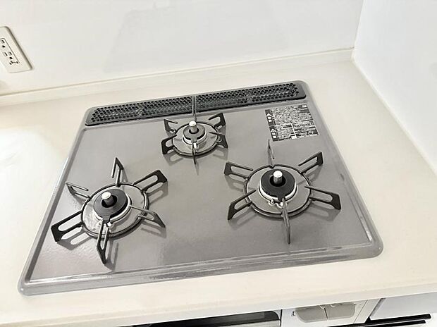【3口ガスコンロ】■一度に多くの料理ができ便利で効率的