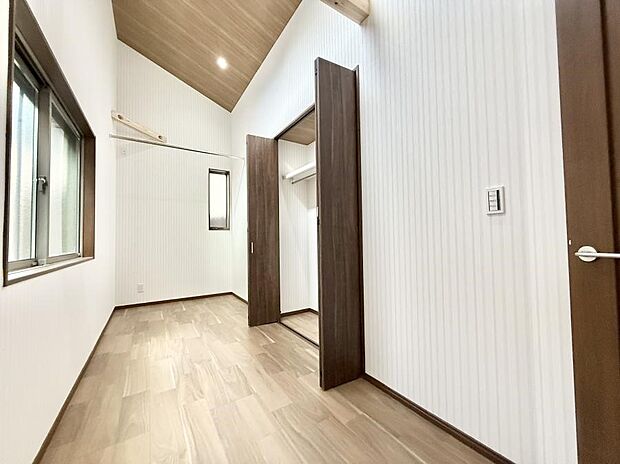 【寝室】■家具をうまく配置すれば広々とした空間を使い動きやすく、リラックスした時間が過ごせます